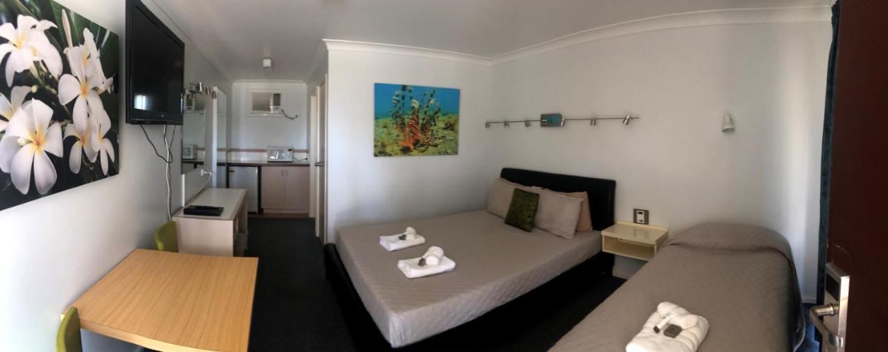 Carnarvon Gateway Motel Buitenkant foto