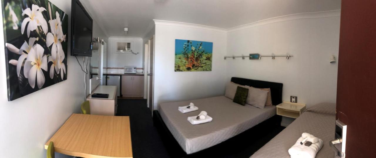 Carnarvon Gateway Motel Buitenkant foto